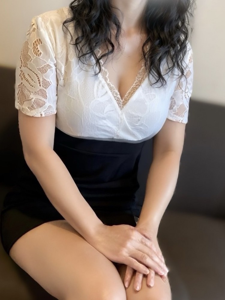 セラピスト 月野~ツキノ~（メンズエステMrs.Feliciarc 新大阪店(ミセスフェリシアーク)の詳細画像1枚目）