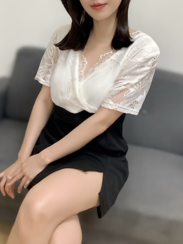 セラピスト 杏奈~アンナ~（メンズエステMrs.Feliciarc 堺筋本町店(ミセスフェリシアーク)の詳細画像1枚目）