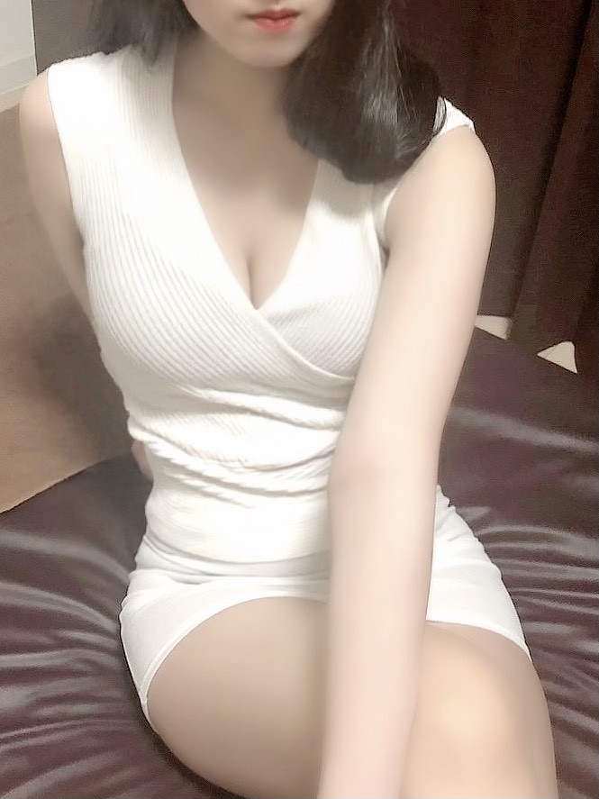 セラピスト 鈴音-すずね-（メンズエステMrs.Gold Tiara 新大阪店の詳細画像1枚目）