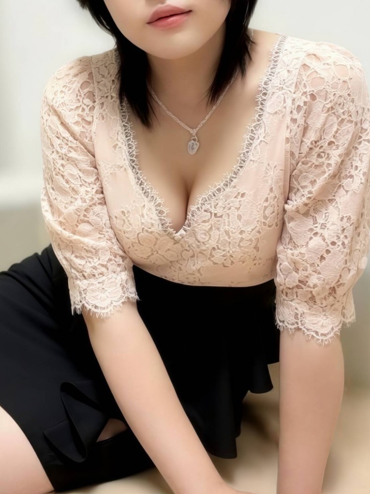 セラピスト 黒木 えま（メンズエステKarisome(かりそめ)の詳細画像1枚目）