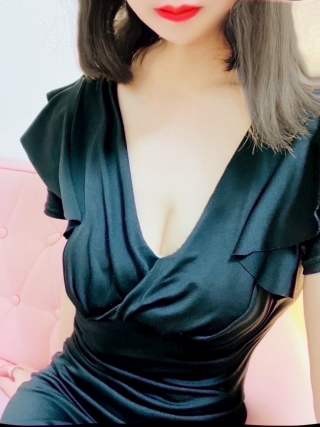 セラピスト 椛（メンズエステMrs.Emmyの詳細画像1枚目）