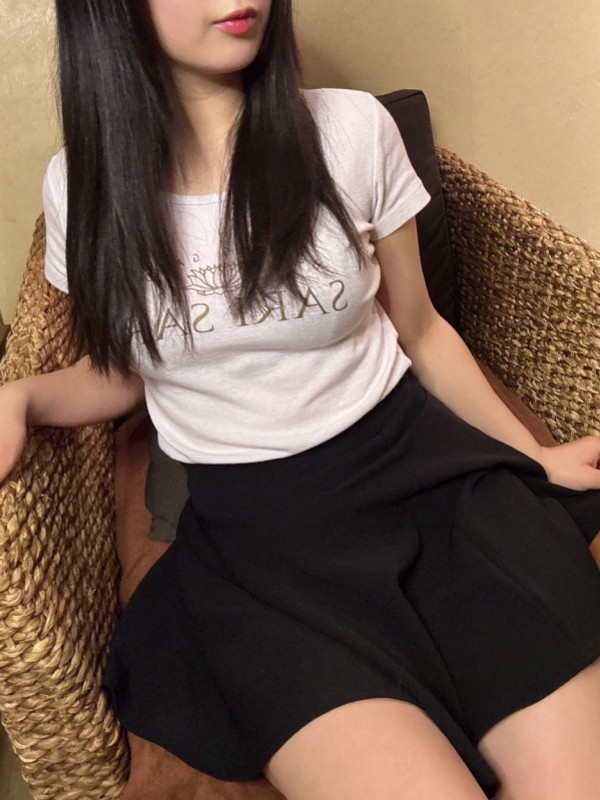 セラピスト 美咲（店舗マッサージSARISARIの詳細画像1枚目）